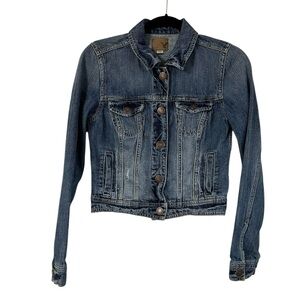 29 American Eagle Cropped Denim Jacket